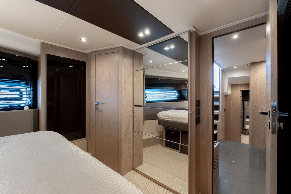 2019 Azimut 53 