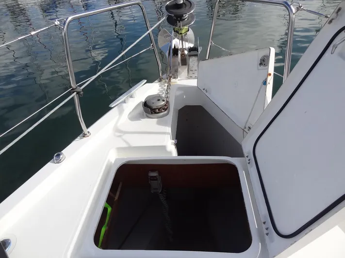 Tabula Rasa Yacht Photos Pics Beneteau Oceanis 46.1 2020 sailboat deck with open storage compartments.