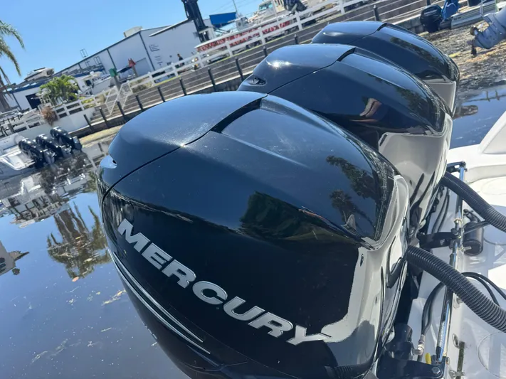  Yacht Photos Pics Triple Mercury outboard engines on a 2009 Invincible 36 Open Fisherman boat.