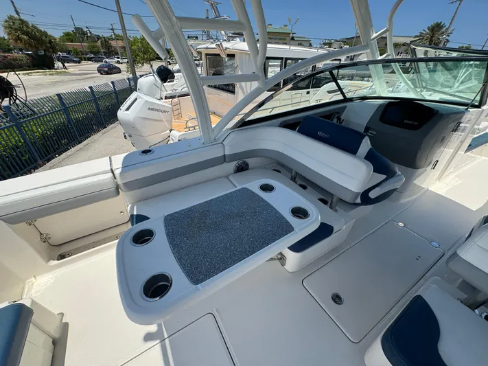  Yacht Photos Pics Robalo 31 - Helm Deck Dinette Table