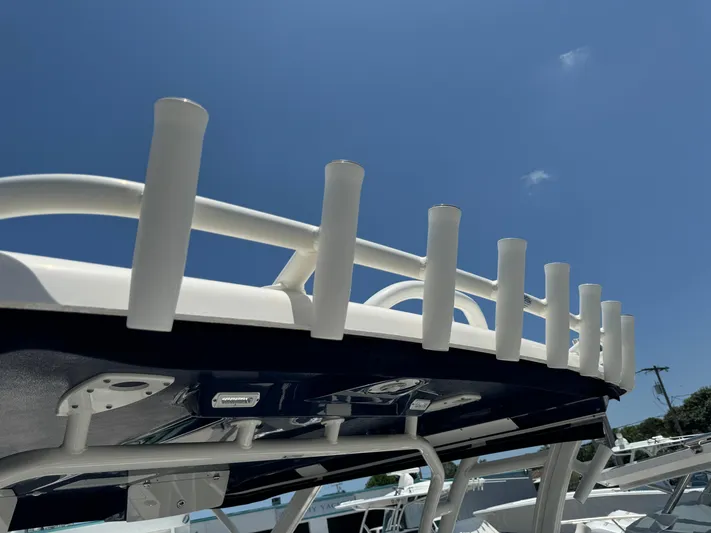  Yacht Photos Pics Robalo 31 - Rod Holders