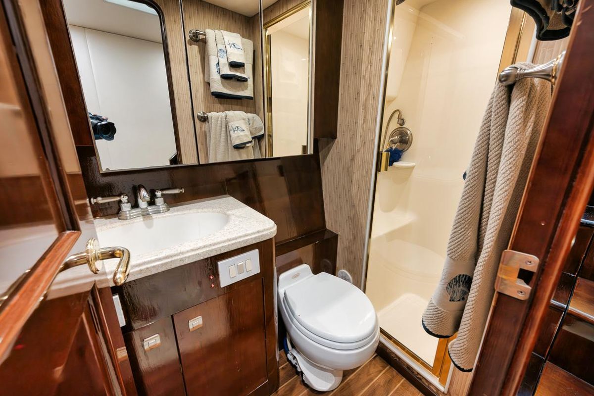 2005 Ocean Yachts 73 