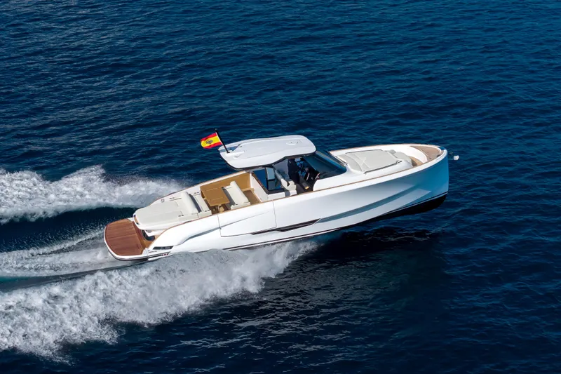  Yacht Photos Pics 2026 Solaris Power 44 OPEN ST yacht cruising on open sea.