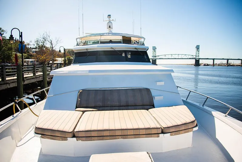 Happy Ours Yacht Photos Pics 