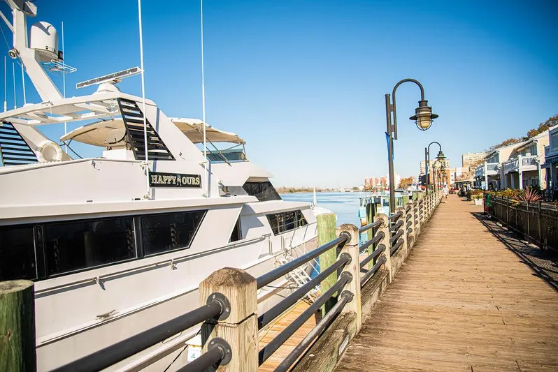 Happy Ours Yacht Photos Pics 