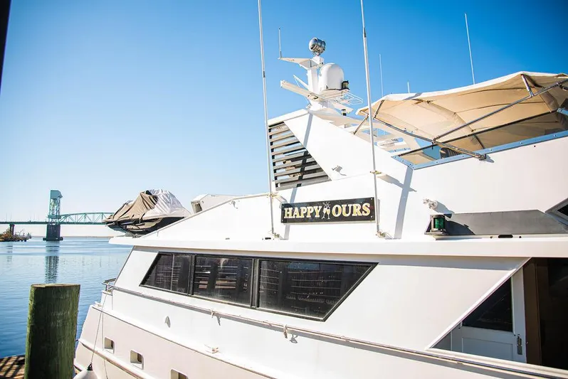 Happy Ours Yacht Photos Pics 