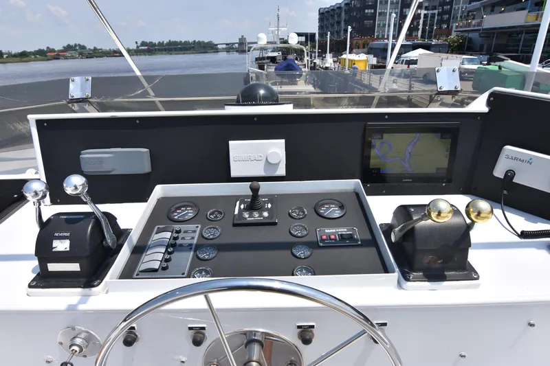 Happy Ours Yacht Photos Pics 