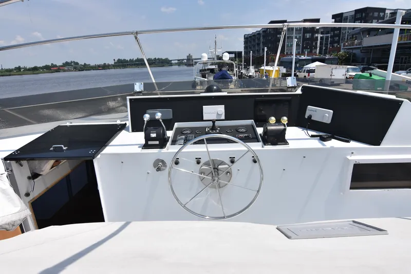 Happy Ours Yacht Photos Pics 