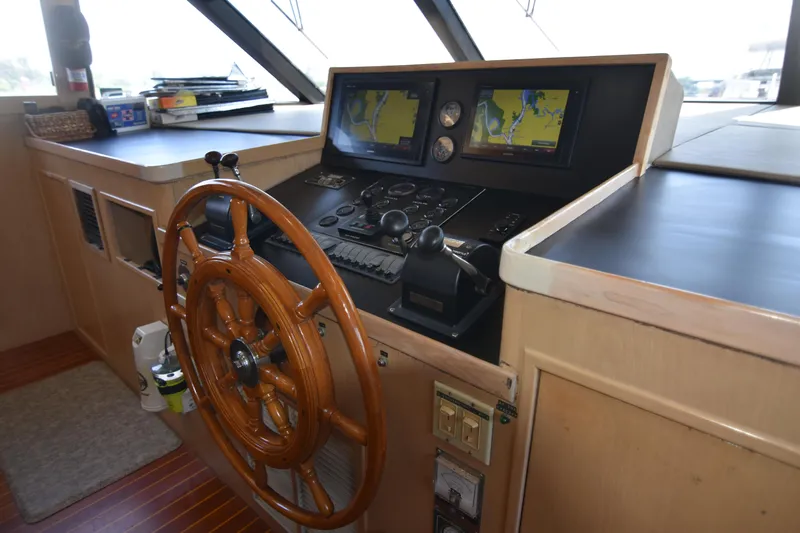 Happy Ours Yacht Photos Pics 