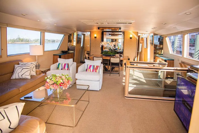 Happy Ours Yacht Photos Pics 