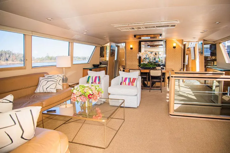 Happy Ours Yacht Photos Pics 