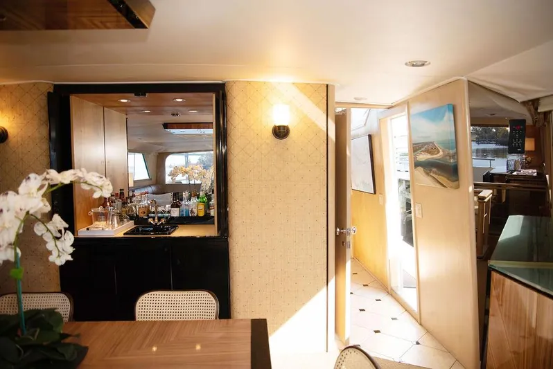 Happy Ours Yacht Photos Pics 