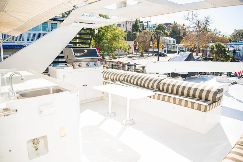 Happy Ours Yacht Photos Pics 