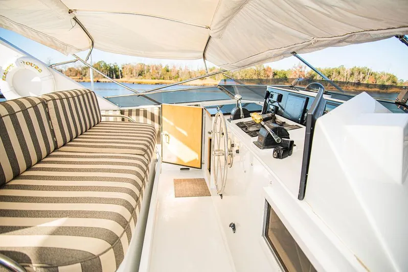 Happy Ours Yacht Photos Pics 