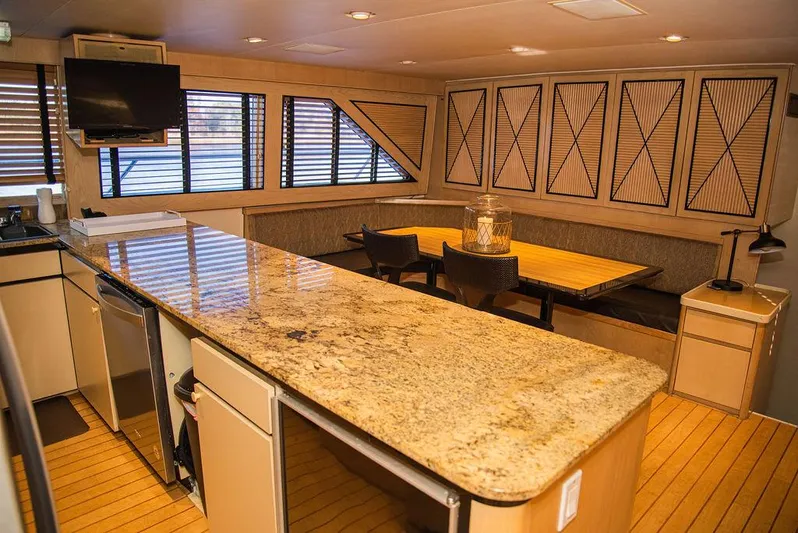 Happy Ours Yacht Photos Pics 