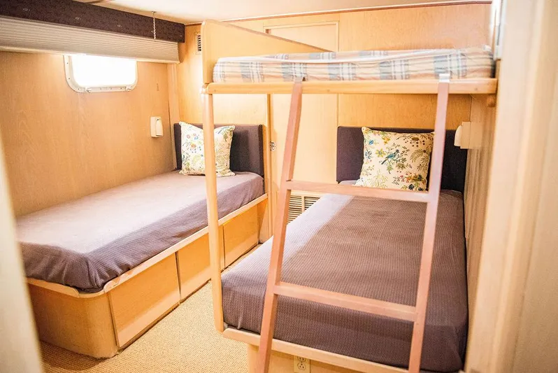 Happy Ours Yacht Photos Pics 