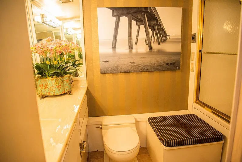 Happy Ours Yacht Photos Pics 