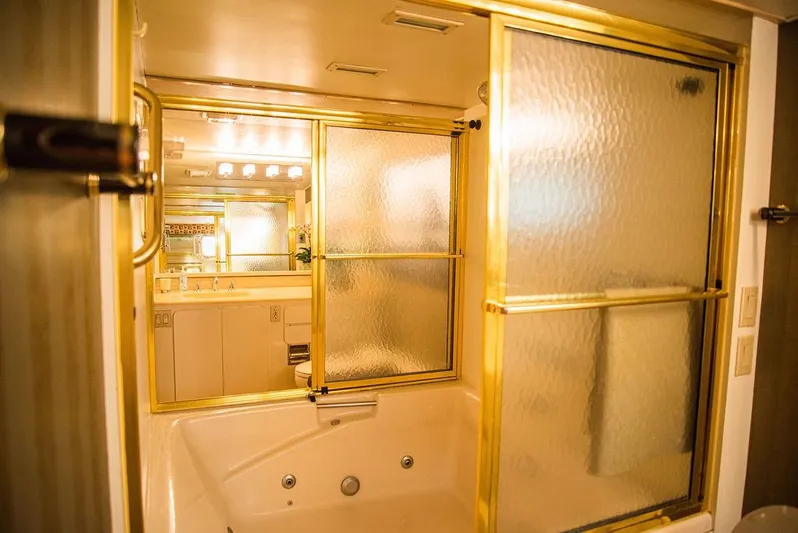 Happy Ours Yacht Photos Pics 