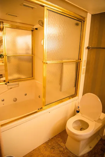 Happy Ours Yacht Photos Pics 