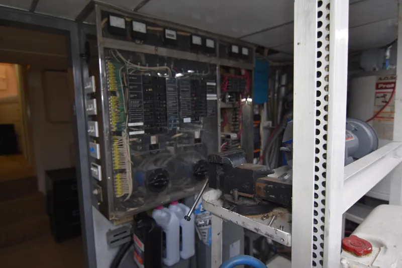 Happy Ours Yacht Photos Pics 