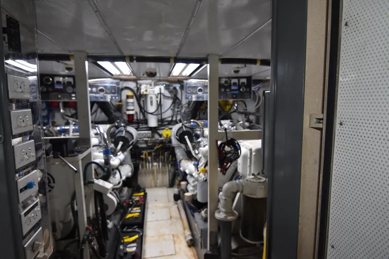 Happy Ours Yacht Photos Pics 