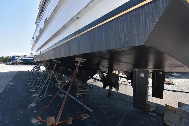 Happy Ours Yacht Photos Pics 