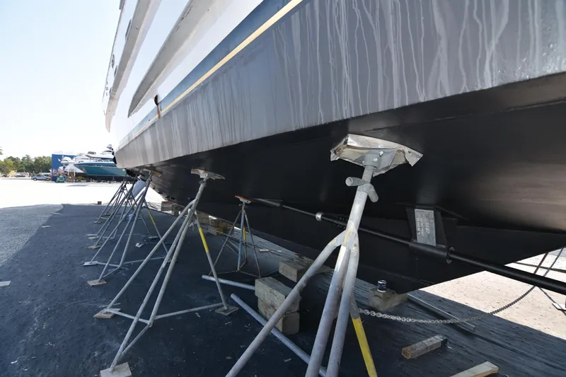 Happy Ours Yacht Photos Pics 