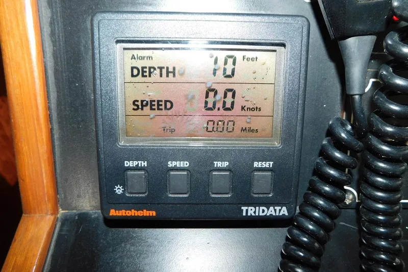 Driftwood Yacht Photos Pics Depth and speed display on 1995 Jefferson 52 Riviana Cockpit MY boat.