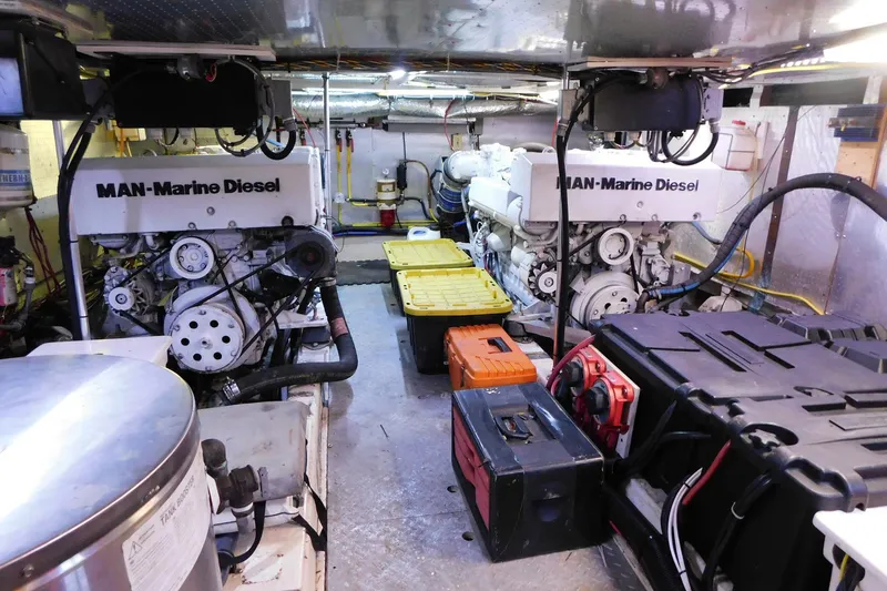 Driftwood Yacht Photos Pics Engine room of 1995 Jefferson 52 Riviana Cockpit MY with MAN Marine Diesel engines.