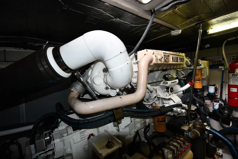  Yacht Photos Pics Engine room of 2001 Sea Ray 540 Sundancer with CAT Marine Power engine.