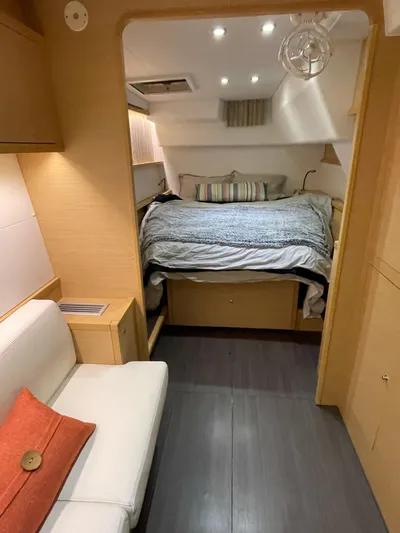 Nomadic Yacht Photos Pics 