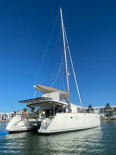 Nomadic Yacht Photos Pics 