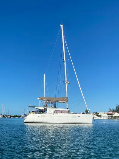 Nomadic Yacht Photos Pics 