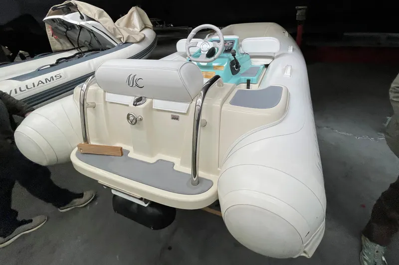  Yacht Photos Pics Williams 325 (GB-WMRT2942F515)