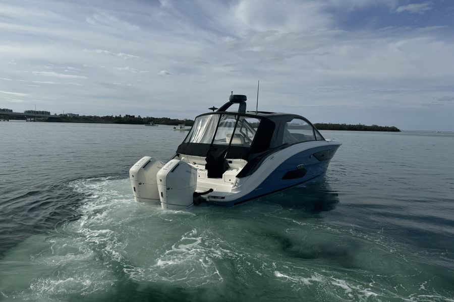 2023 Sea Ray 370 SUNDANCER OB