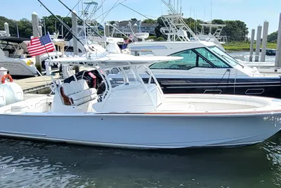 Valhalla Boatworks V-33