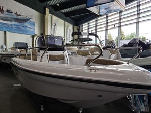 2022 Ranieri Voyager 19