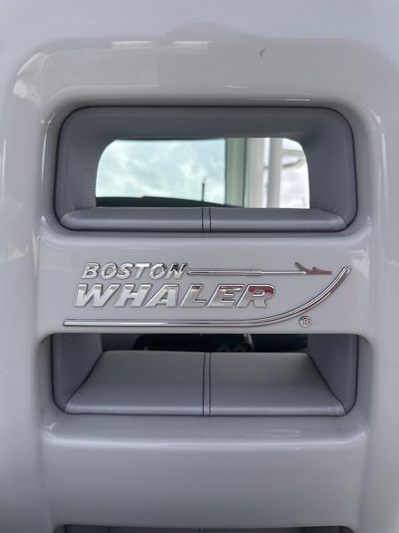 2023 Boston Whaler 330 Outrage