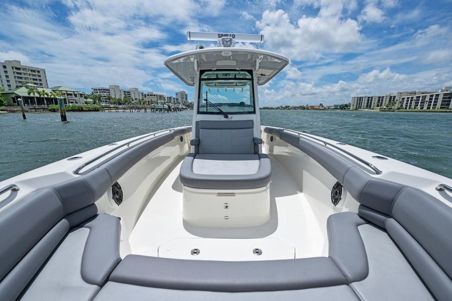 2023 Boston Whaler 330 Outrage