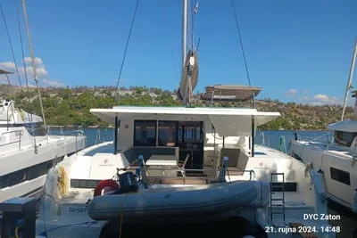 Fountaine Pajot Lucia 40