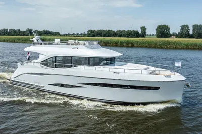 Van den Hoven Voyager 56