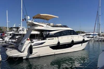 2020 Cayman Yachts 520 FLY