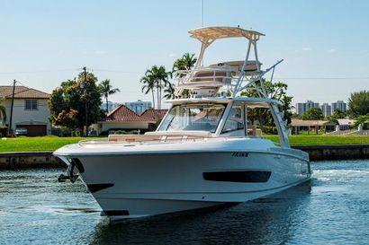 2016 42' Boston Whaler-420 Outrage Fort Lauderdale, FL, US