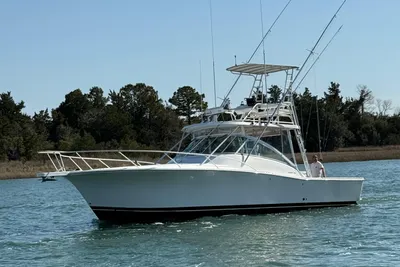 Luhrs 36
