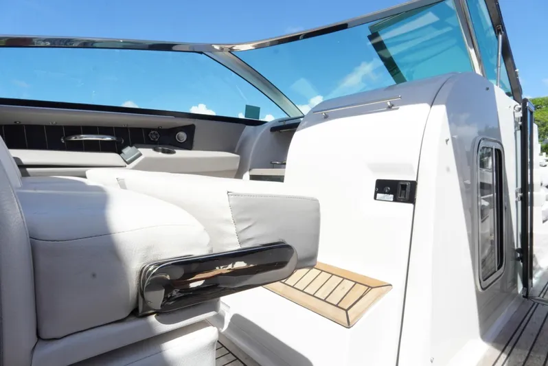  Yacht Photos Pics 2017 Four Winns H350 boat interior with white seating and sleek design.