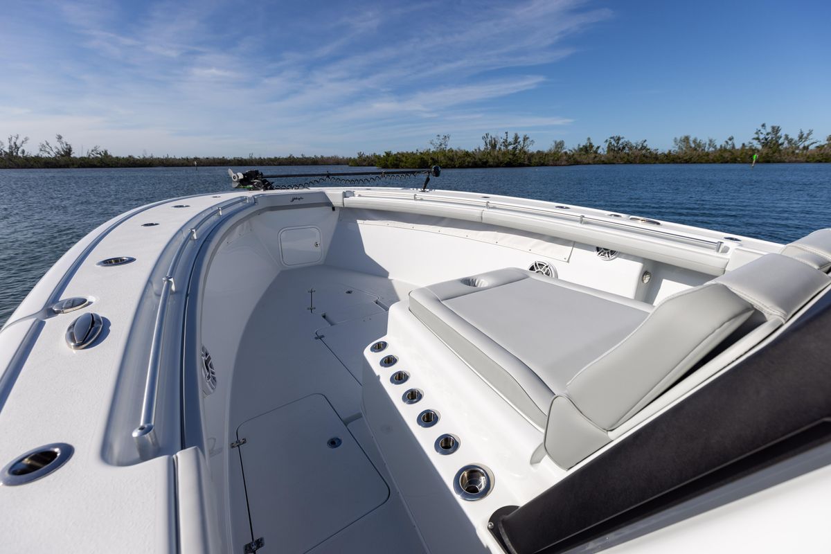 2023 Yellowfin 42 