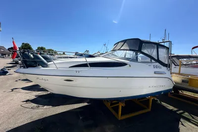 2004 Bayliner 275