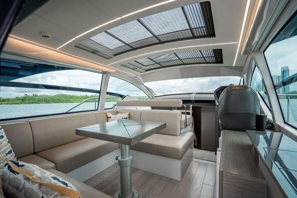 2018 Pershing 54 