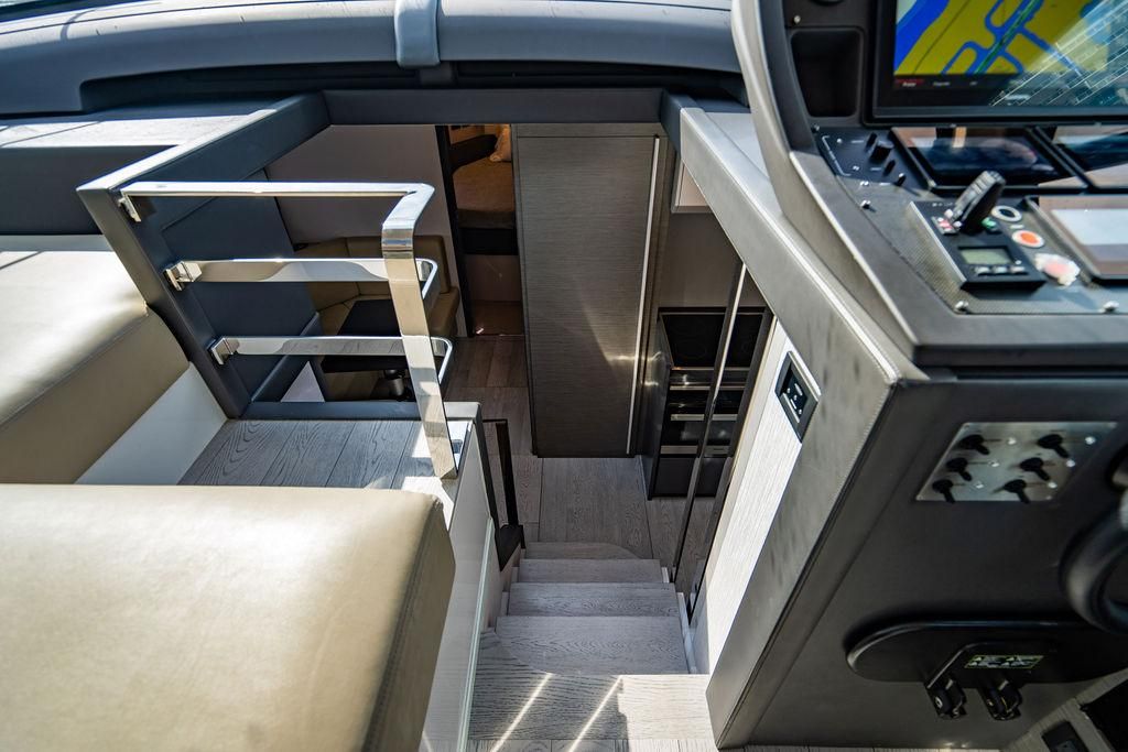 2018 Pershing 54 