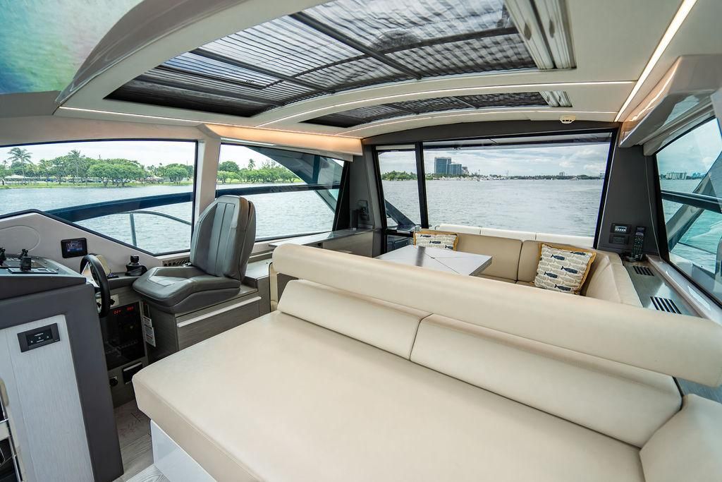 2018 Pershing 54 